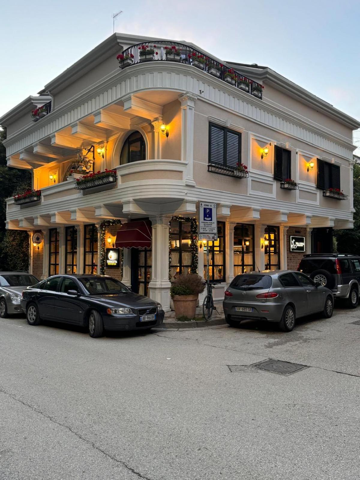 Vila Koja Boutique Hotel Tirana Kültér fotó